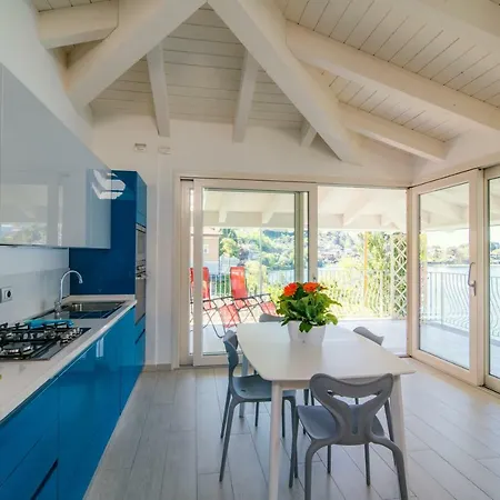 La Casa Del Lago-first Floor Holiday home