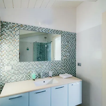 La Casa Del Lago-first Floor Holiday home Dervio