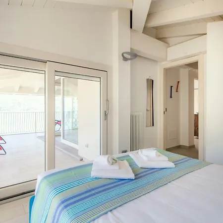 La Casa Del Lago-first Floor Holiday home Dervio